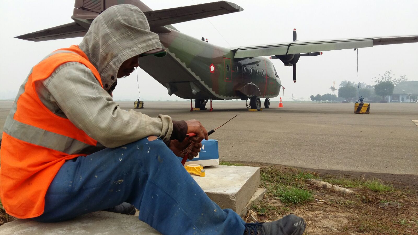 Pekerjaan Reinstalasi Taxiway Light Dan Apron Light Di Lanud Supadio