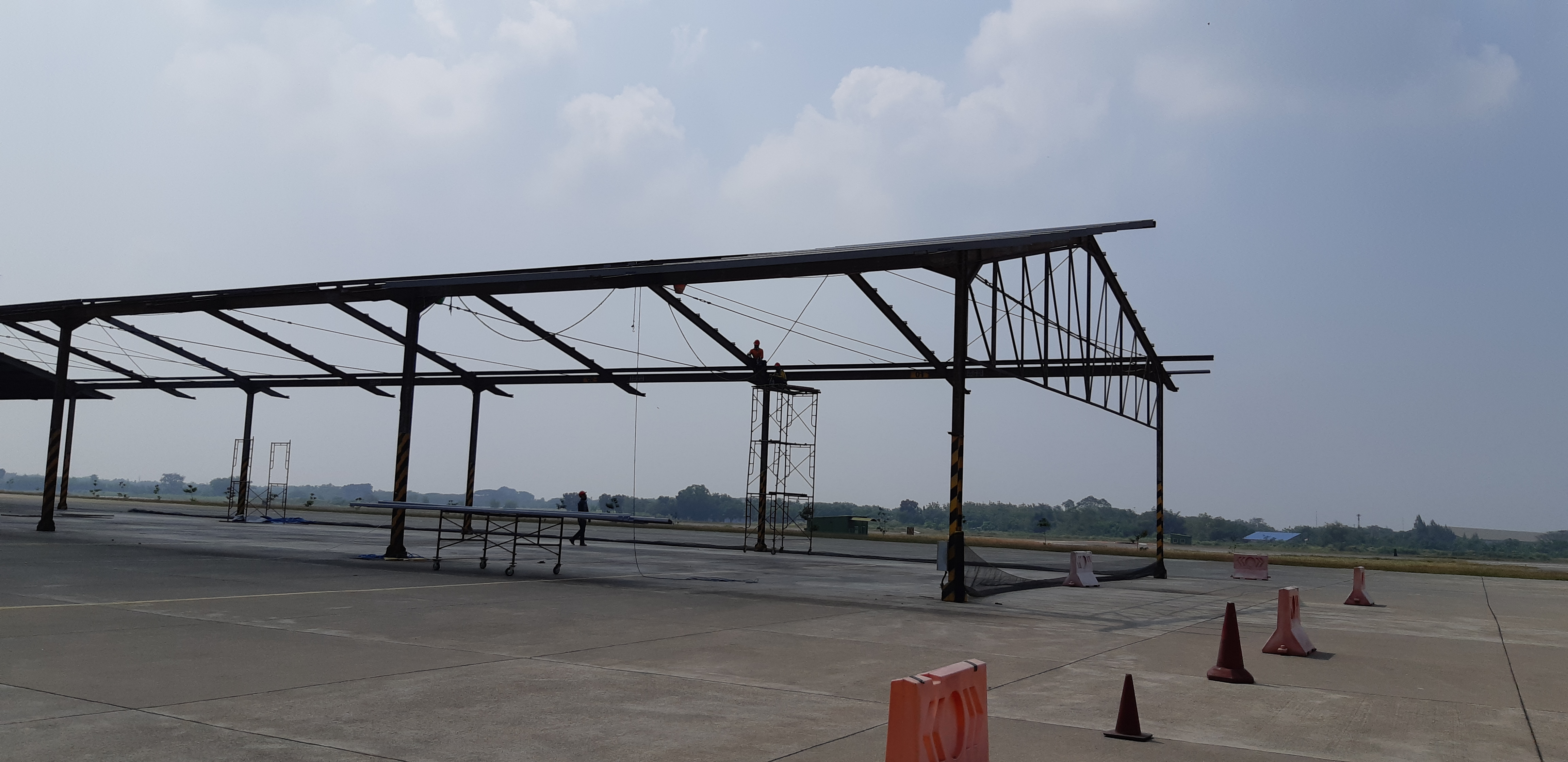 Pekerjaan Renovasi Jetblast dan Shelter Pesawat F-16, Skadron 3, di Lanud Iswahjudi
