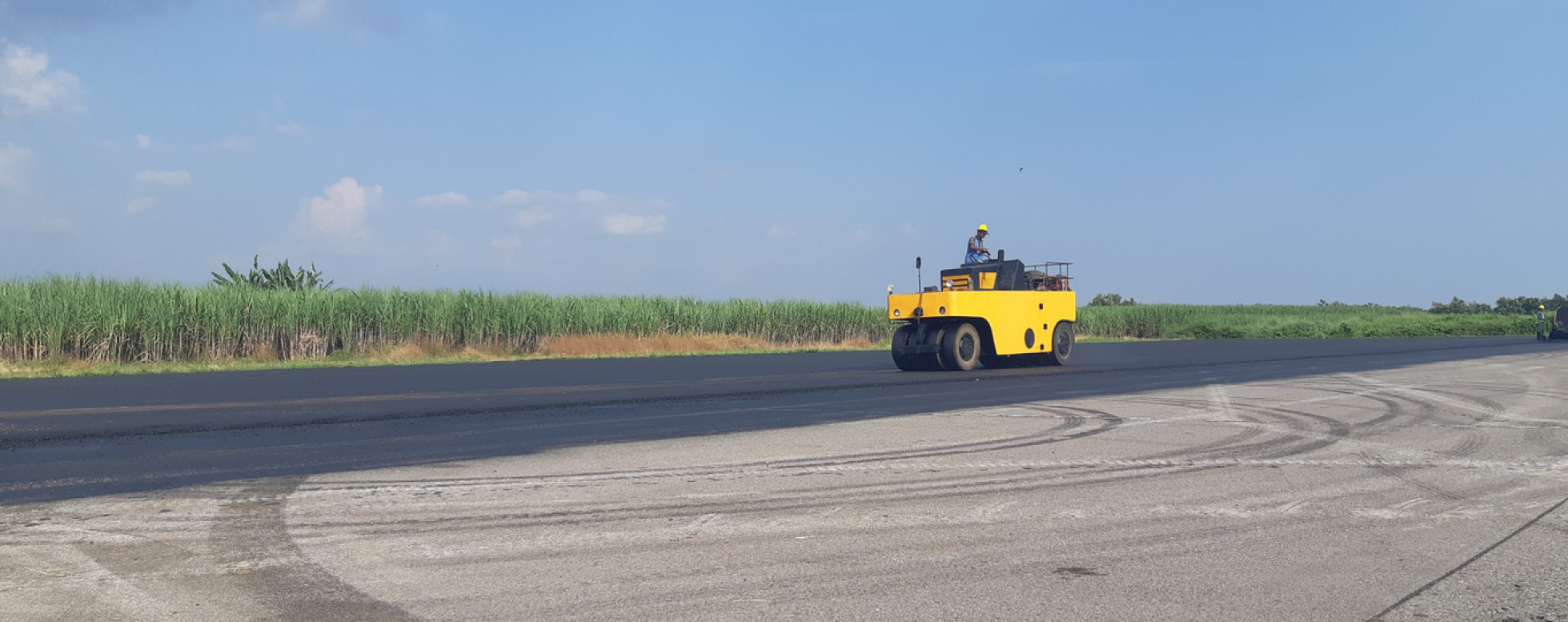 Pekerjaan Overlay Holding Bay Area Ujung Runway 35, 2 Lapis, di Lanud Iswahjudi