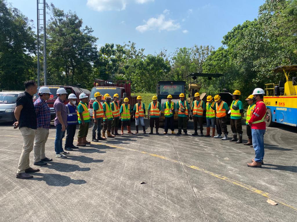 Pekerjaan Overlay Taxiway dari Shelter Charlie s.d Hanggar 5 di Lanud Adisutjipto