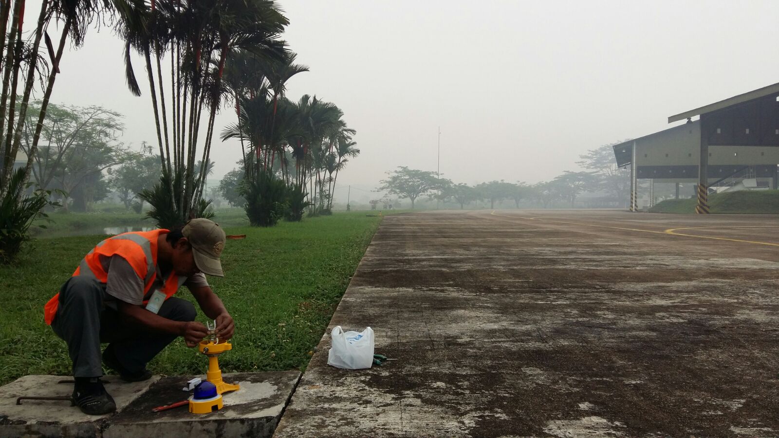 Pekerjaan Reinstalasi Taxiway Light Dan Apron Light Di Lanud Supadio