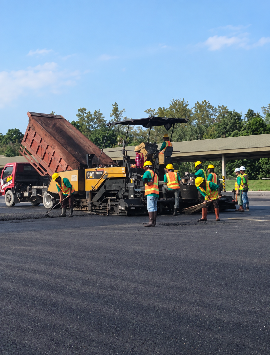 Pekerjaan Overlay Taxiway dari Shelter Charlie s.d Hanggar 5 di Lanud Adisutjipto