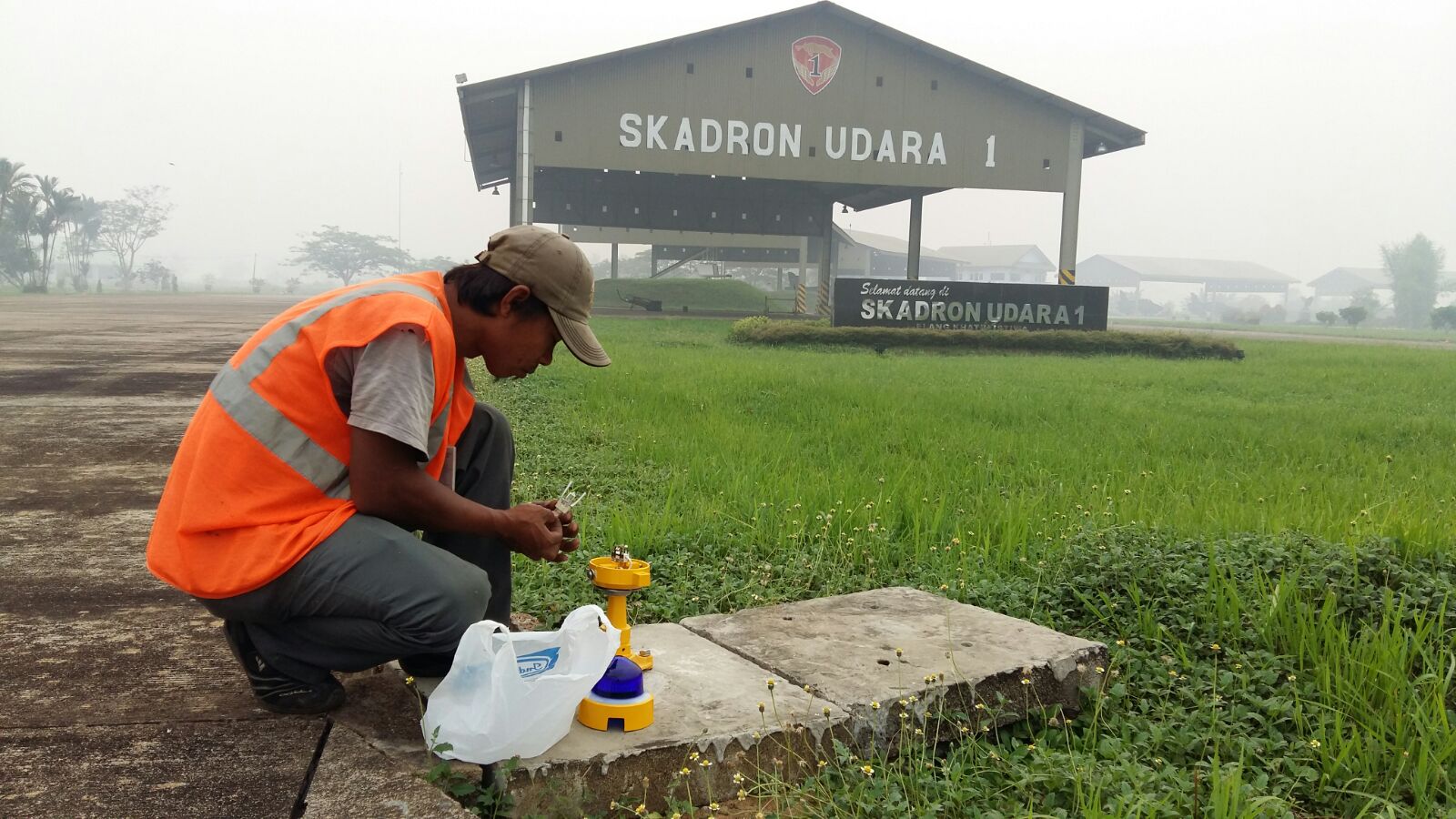 Pekerjaan Reinstalasi Taxiway Light Dan Apron Light Di Lanud Supadio