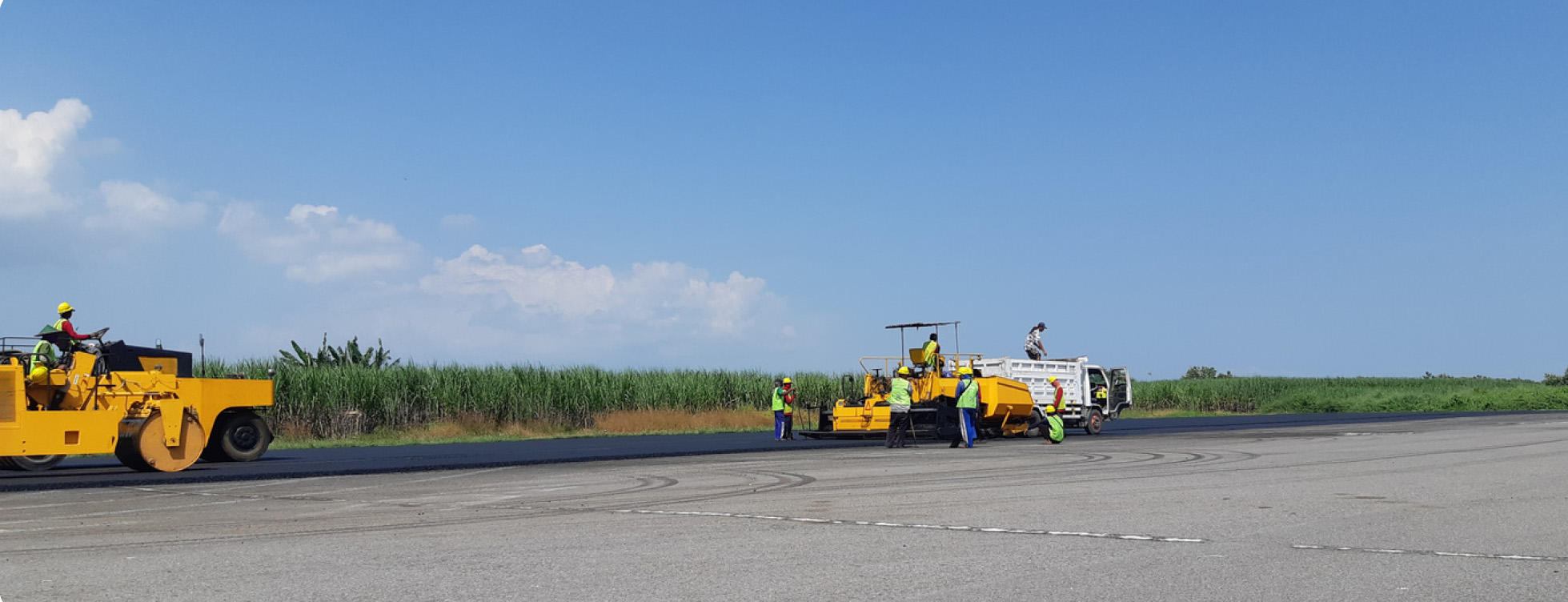 Pekerjaan Overlay Holding Bay Area Ujung Runway 35, 2 Lapis, di Lanud Iswahjudi