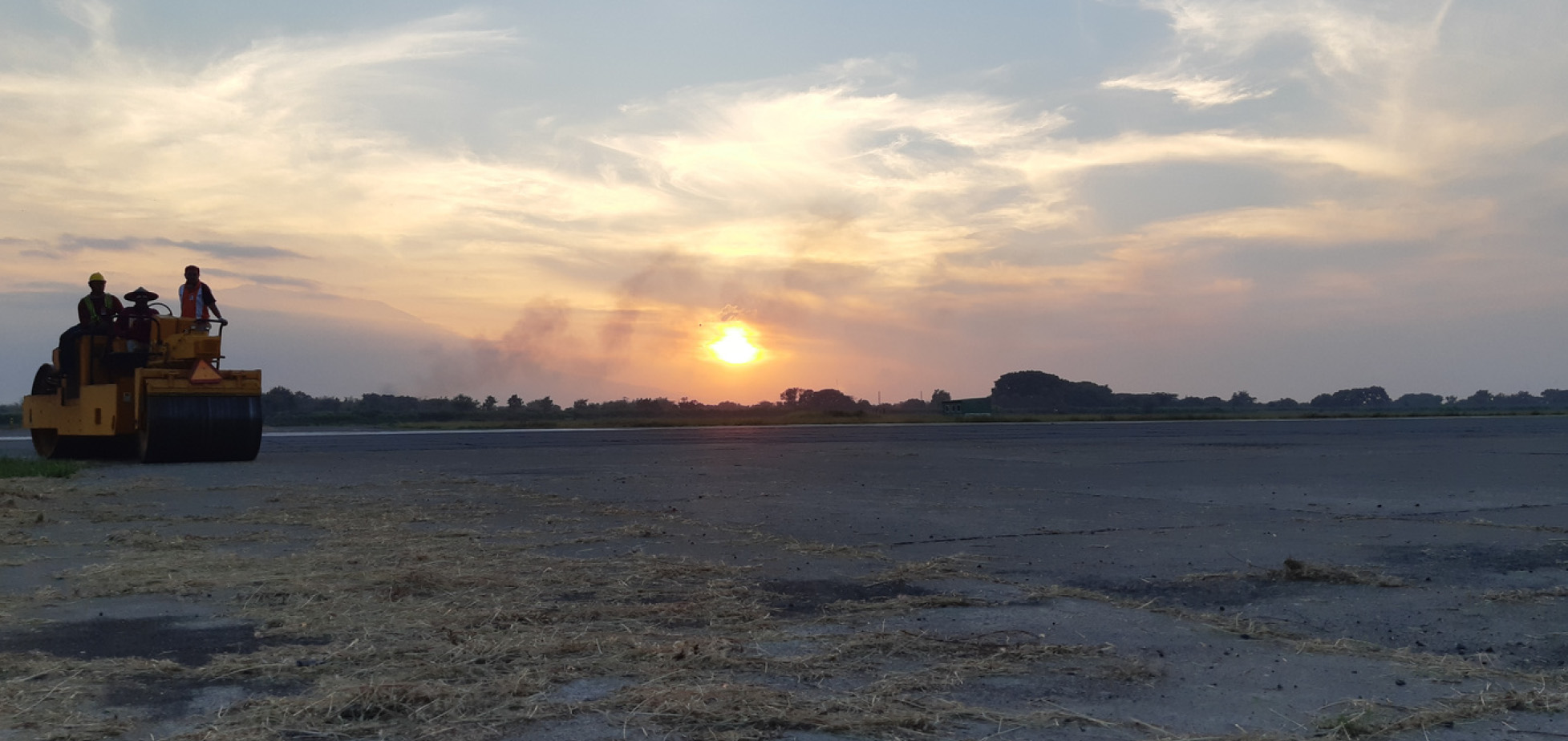 Pekerjaan Overlay Holding Bay Area Ujung Runway 35, 2 Lapis, di Lanud Iswahjudi