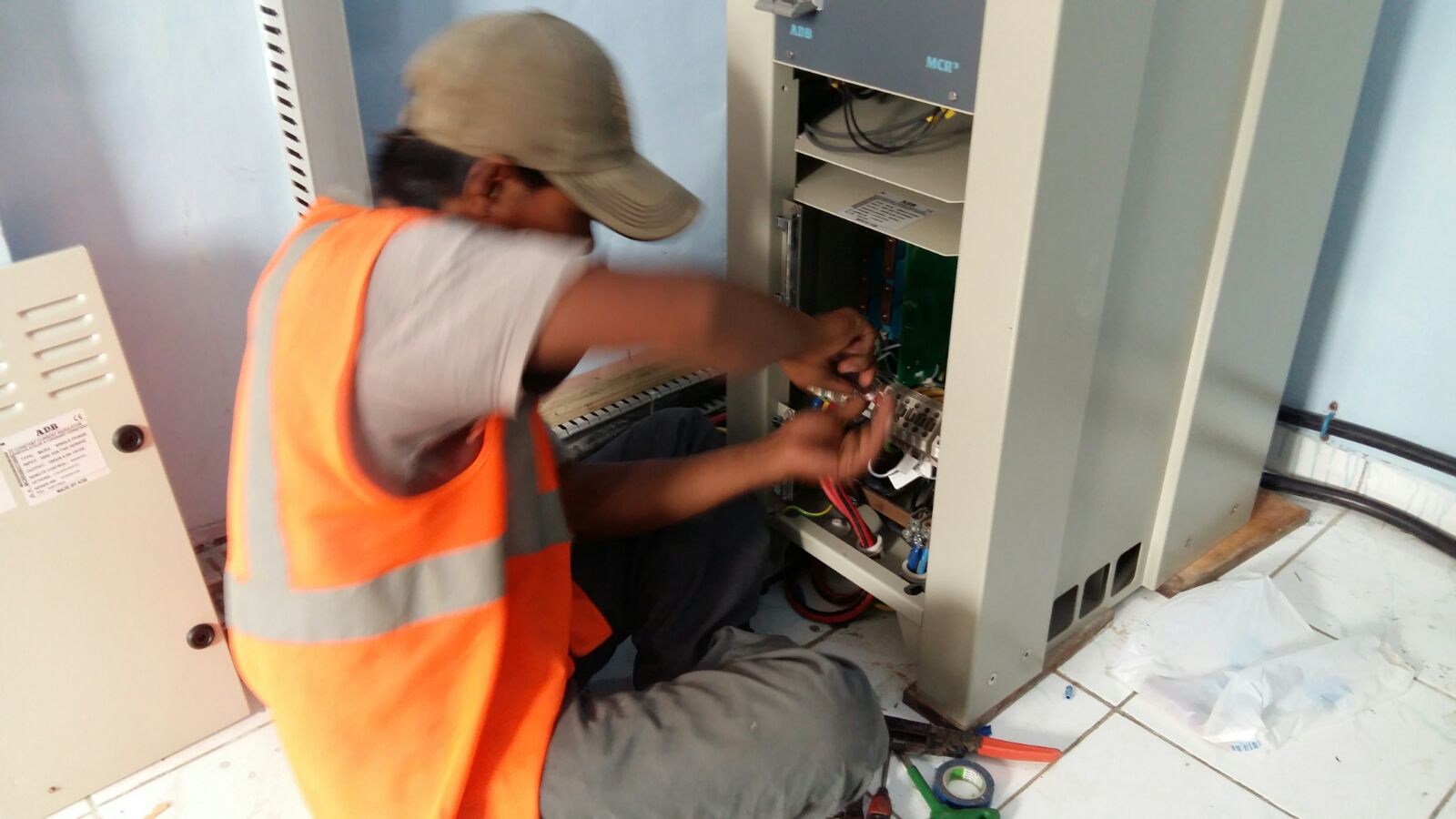 Pekerjaan Reinstalasi Taxiway Light Dan Apron Light Di Lanud Supadio