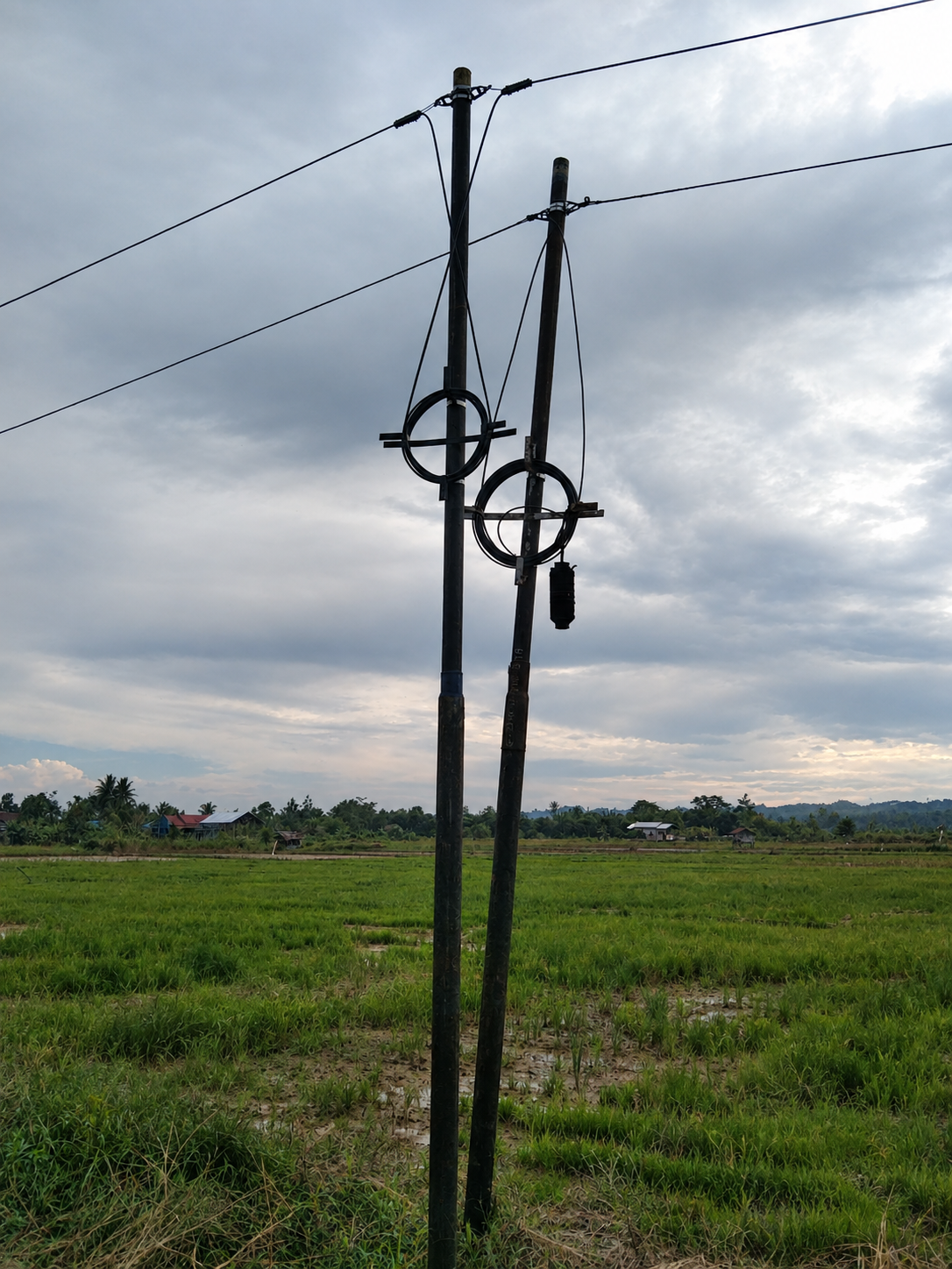 Tiang Jaringan Terpasang